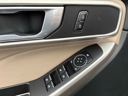 Used 2023 Ford Explorer XLT w/ Equipment Group 202A image 22