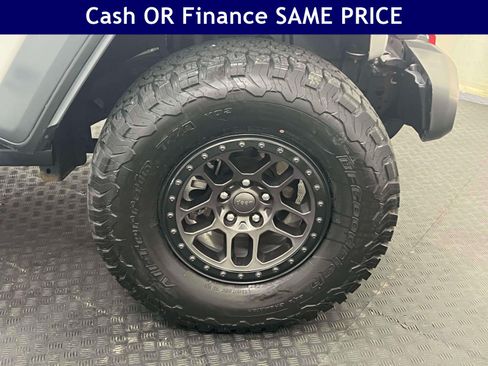 Certified 2022 Jeep Wrangler Unlimited Rubicon w/ Xtreme Recon 35" Tire Package AWD/4WD image 3