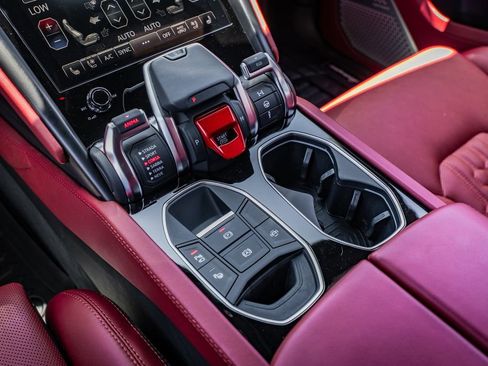 Used 2023 Lamborghini Urus S AWD/4WD image 30