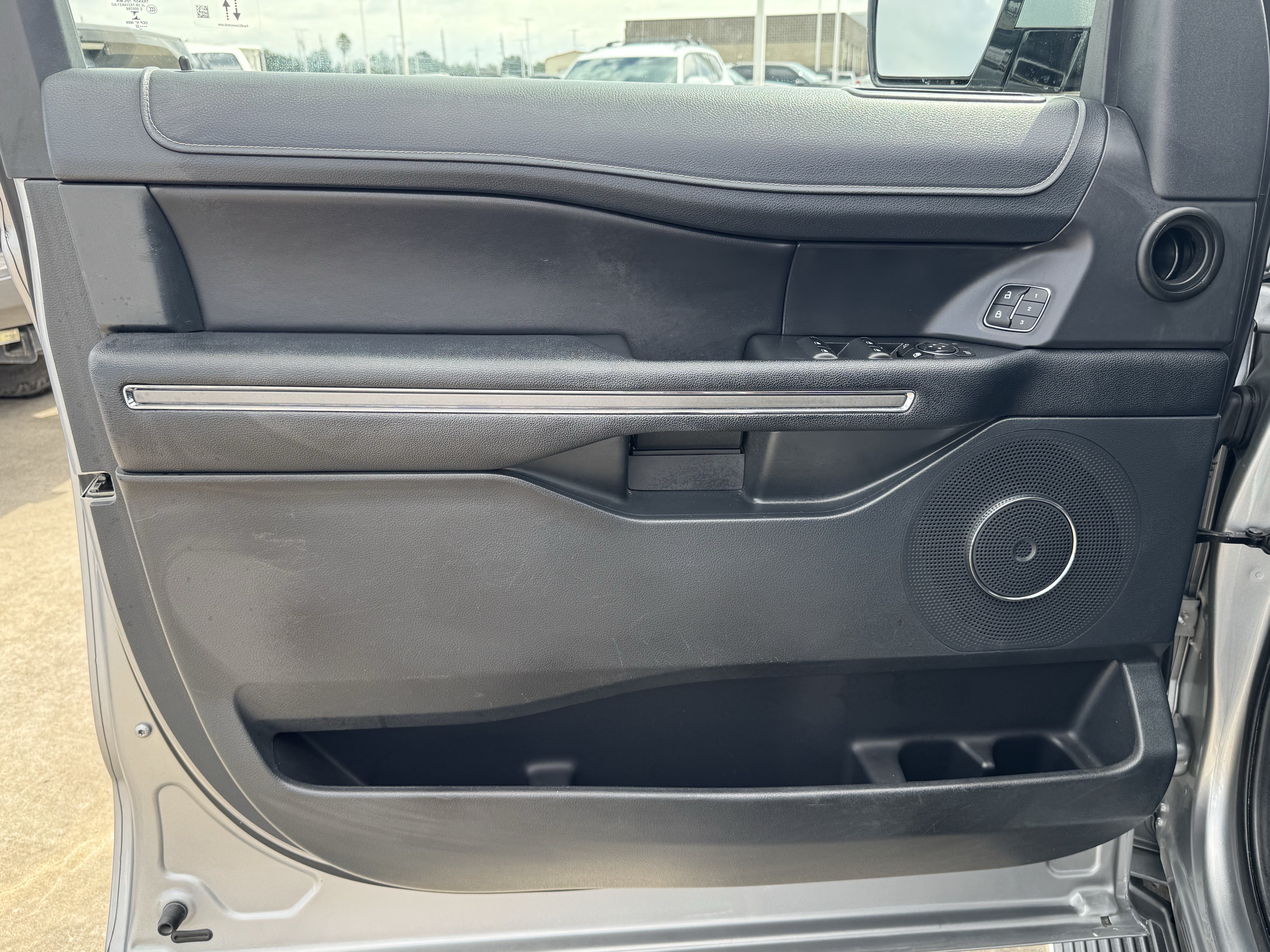 Used 2022 Ford Expedition XLT RWD image 13