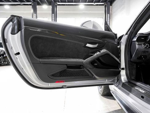 Used 2019 Porsche 911 GT3 RS image 23