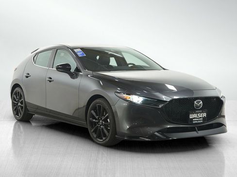 Used 2021 MAZDA MAZDA3 Hatchback w/Premium Plus Pkg image 7