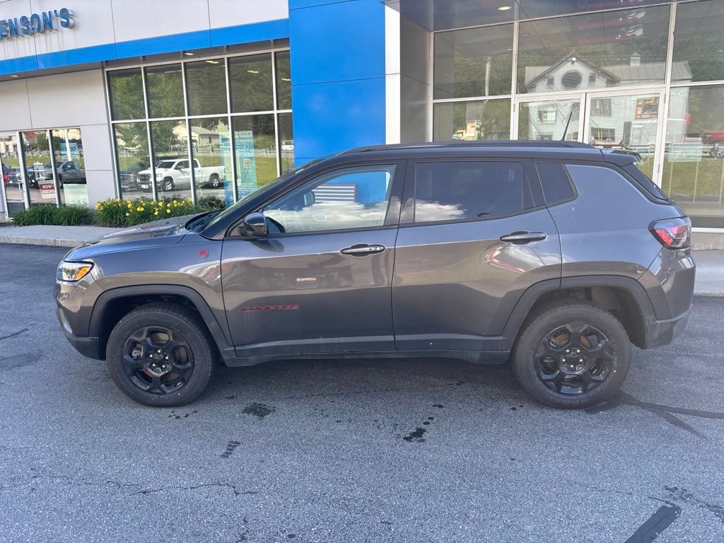 Used 2023 Jeep Compass Trailhawk w/ Trailhawk Elite Group AWD/4WD image 3