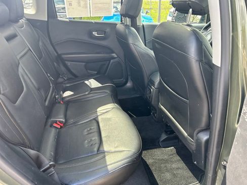 Used 2018 Jeep Compass Limited w/ Navigation Group AWD/4WD image 18
