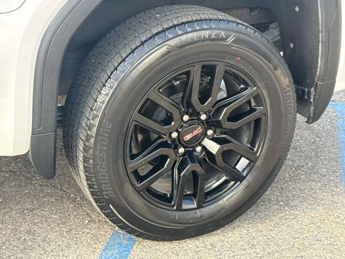 Used 2022 GMC Sierra 1500 Elevation image 30