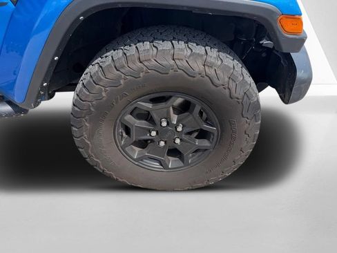 Used 2021 Jeep Gladiator Sport AWD/4WD image 31