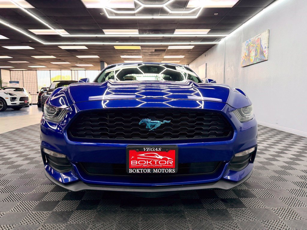 Used 2015 Ford Mustang Coupe RWD image 3