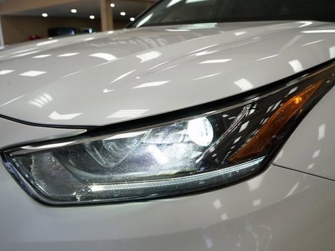 Used 2021 Toyota Highlander Platinum image 25