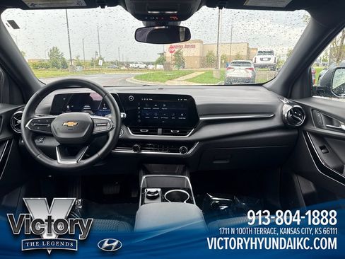 Used 2026 Chevrolet Equinox LT AWD/4WD image 27