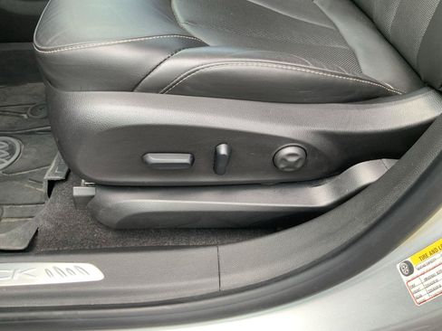 Used 2018 Buick Envision Essence w/ LPO, Hit The Road Package FWD image 21