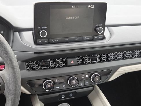Certified 2025 Honda Accord LX image 29