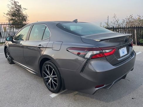 Used 2023 Toyota Camry SE image 6