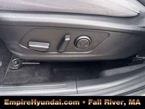 Used 2023 Hyundai Santa Cruz SEL Premium w/ Cargo Package AWD/4WD image 18