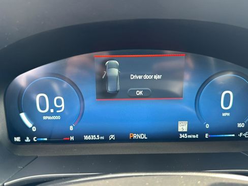 Used 2025 Ford Escape Platinum AWD/4WD image 22