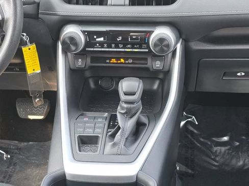 Used 2025 Toyota RAV4 LE AWD/4WD image 15