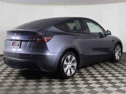 Used 2023 Tesla Model Y Long Range image 11