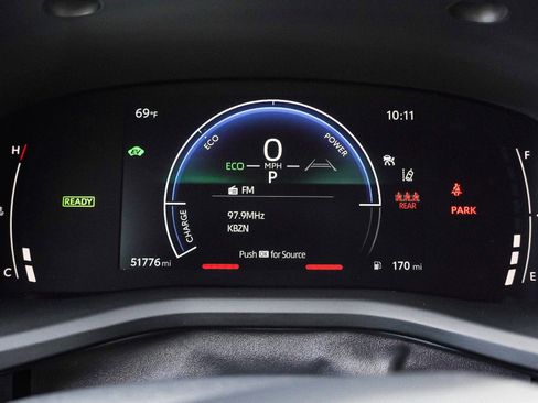 Used 2025 Toyota Camry LE FWD image 39
