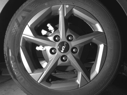 Used 2025 Kia K4 LXS image 15