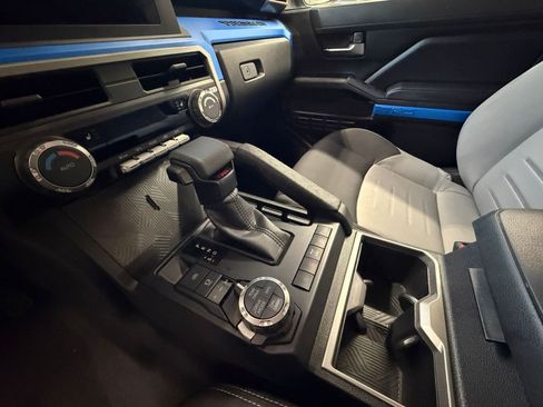 Used 2025 Toyota Tacoma SR image 39