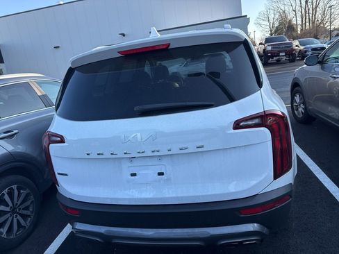 Used 2022 Kia Telluride S image 4