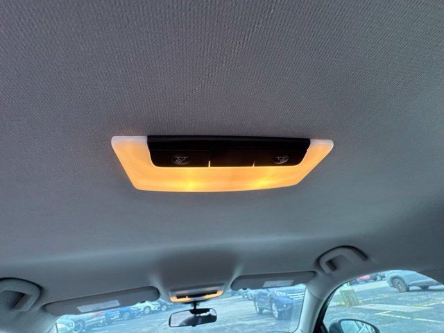 Used 2024 Nissan Sentra SV FWD image 14