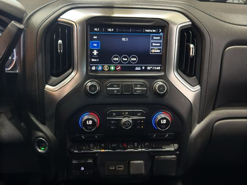 Used 2019 Chevrolet Silverado 1500 RST AWD/4WD image 30