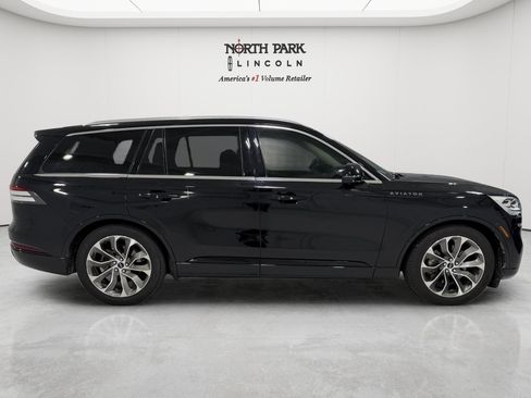 Used 2021 Lincoln Aviator Grand Touring w/ Equipment Group 302A AWD/4WD image 6