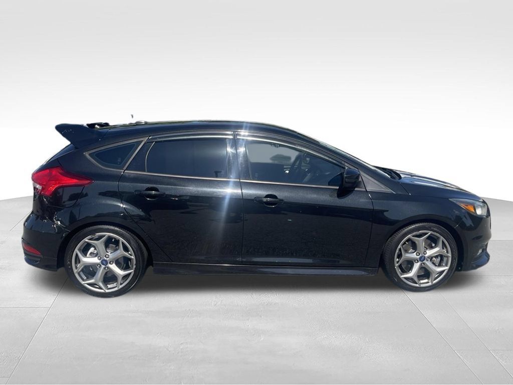 Used 2015 Ford Focus ST FWD image 5