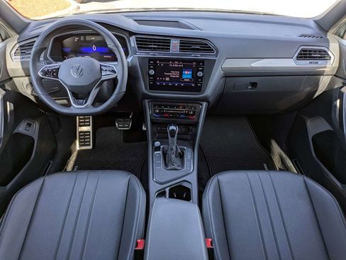 Certified 2024 Volkswagen Tiguan SE R-Line image 19