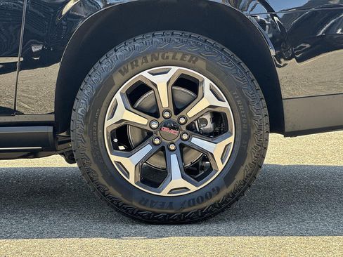 New 2026 GMC Yukon XL AT4 Ultimate w/ LPO, Floor Liner Package AWD/4WD image 32