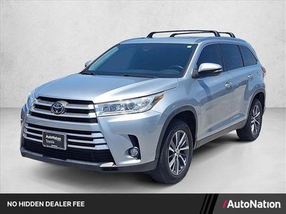 Used 2019 Toyota Highlander XLE w/ Carpet Mat Package (TMS)