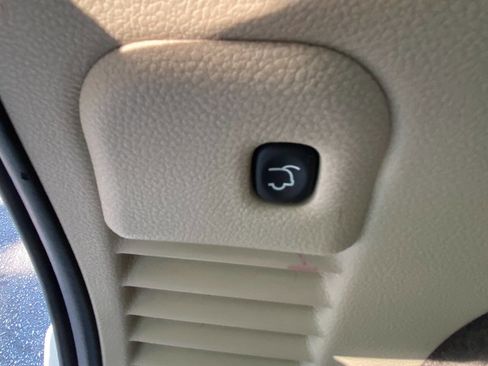 Used 2013 Jeep Grand Cherokee Overland image 53