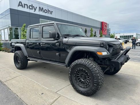 Used 2023 Jeep Gladiator Sport w/ Trailer Tow Package AWD/4WD image 1