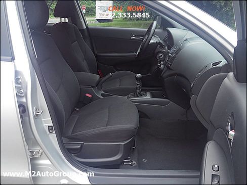 Used 2010 Hyundai Elantra SE image 17