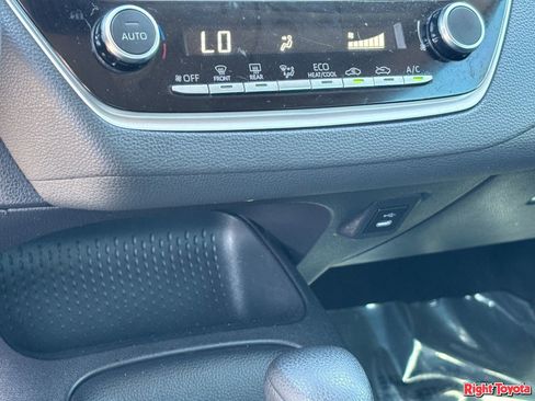 Certified 2025 Toyota Corolla LE FWD image 28