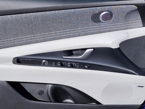 New 2026 Hyundai Elantra Limited FWD image 20