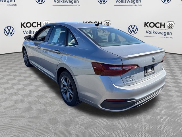 Used 2024 Volkswagen Jetta SE w/ Panoramic Sunroof Package FWD image 6