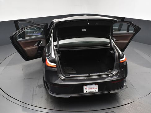 Used 2024 BMW i7 eDrive50 RWD image 23