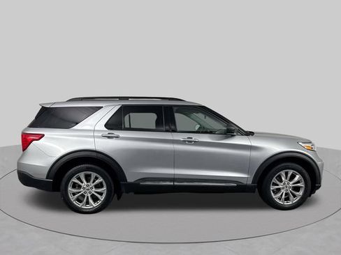 Used 2021 Ford Explorer XLT w/ Equipment Group 202A AWD/4WD image 37