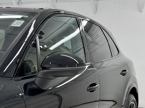 New 2026 Porsche Cayenne image 19