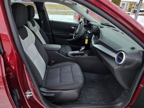 Used 2024 Chevrolet Trax LS w/ LS Convenience Package FWD image 21