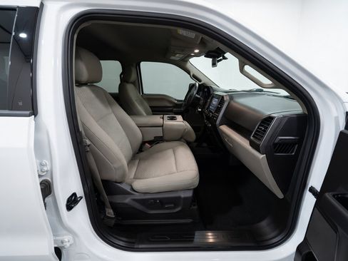 Used 2019 Ford F150 XLT w/ Equipment Group 302A Luxury AWD/4WD image 18
