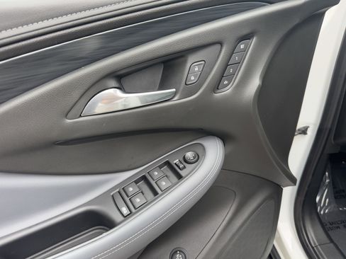 Used 2020 Buick Envision Essence image 14