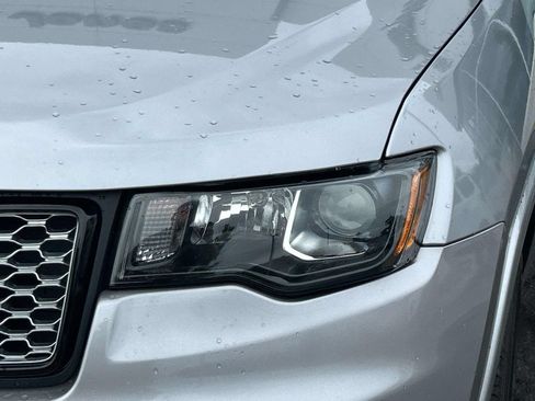 Used 2020 Jeep Grand Cherokee Altitude AWD/4WD image 9