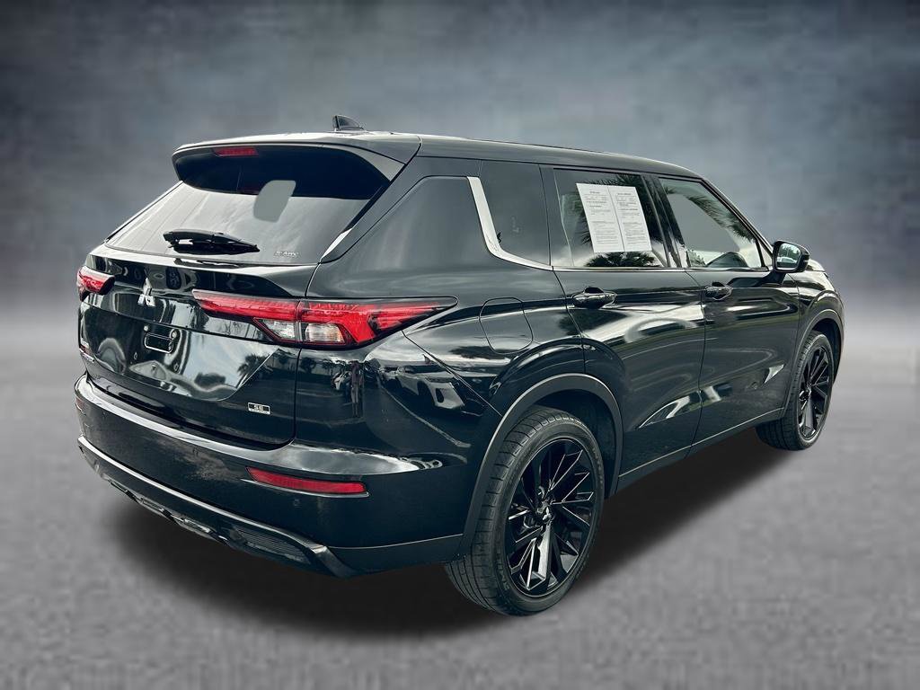 Used 2023 Mitsubishi Outlander SE Black Edition AWD/4WD image 5