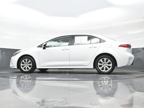 Used 2024 Toyota Corolla LE FWD image 27