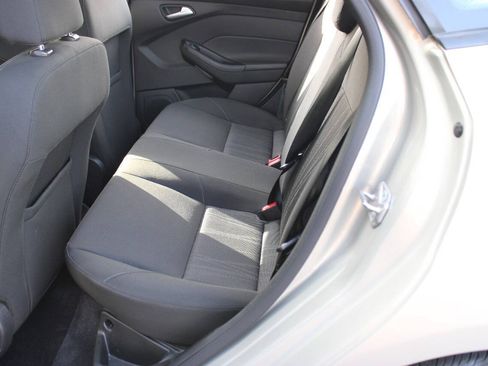 Used 2015 Ford Focus SE FWD image 10