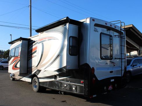 Used 2013 Ford E-450 and Econoline 450 Super Duty w/ Motorhome Prep Pkg image 5