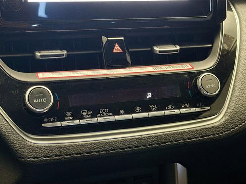 Used 2023 Toyota Corolla Cross XLE FWD image 10