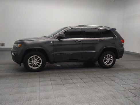 Used 2019 Jeep Grand Cherokee Laredo AWD/4WD image 2